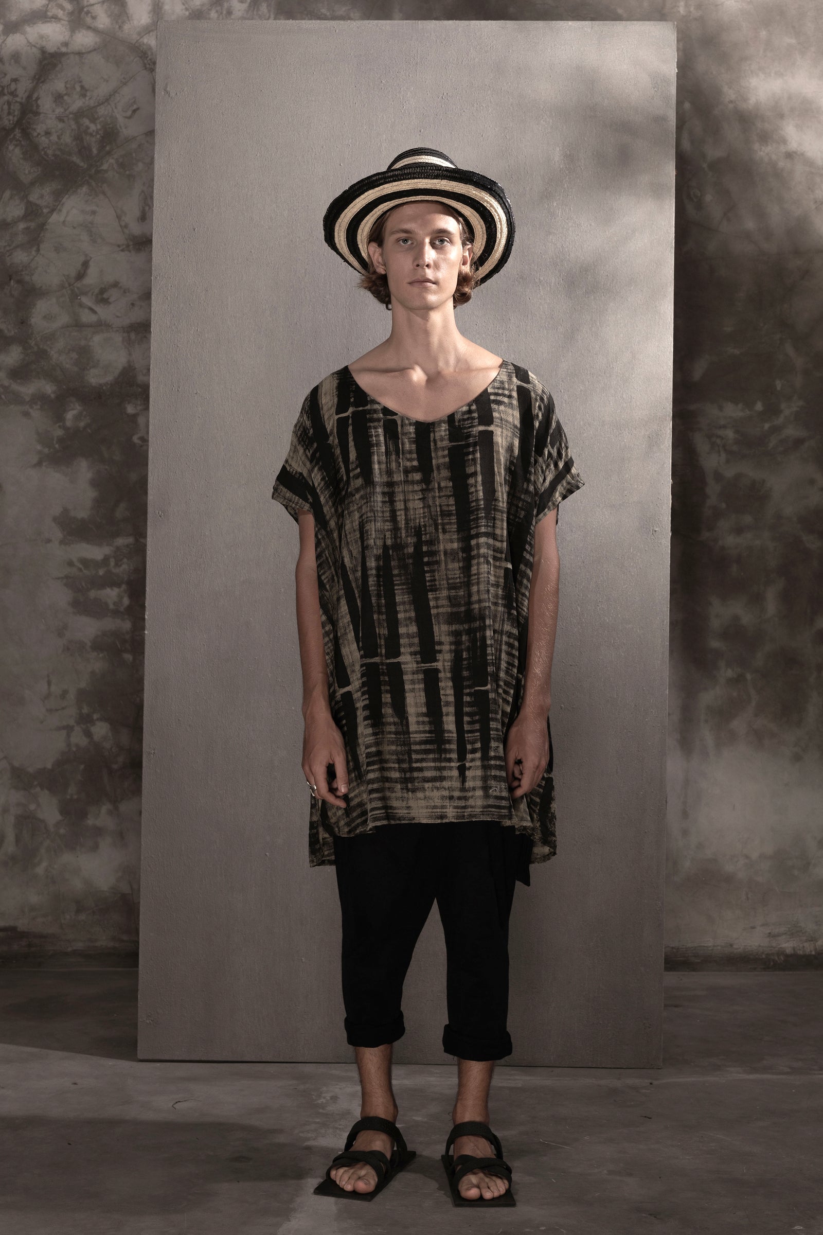 WIDYA OVERSIZED TOP - WI7